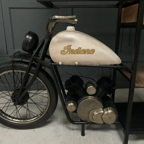 PRITI : Retro Anon Vintage Bar