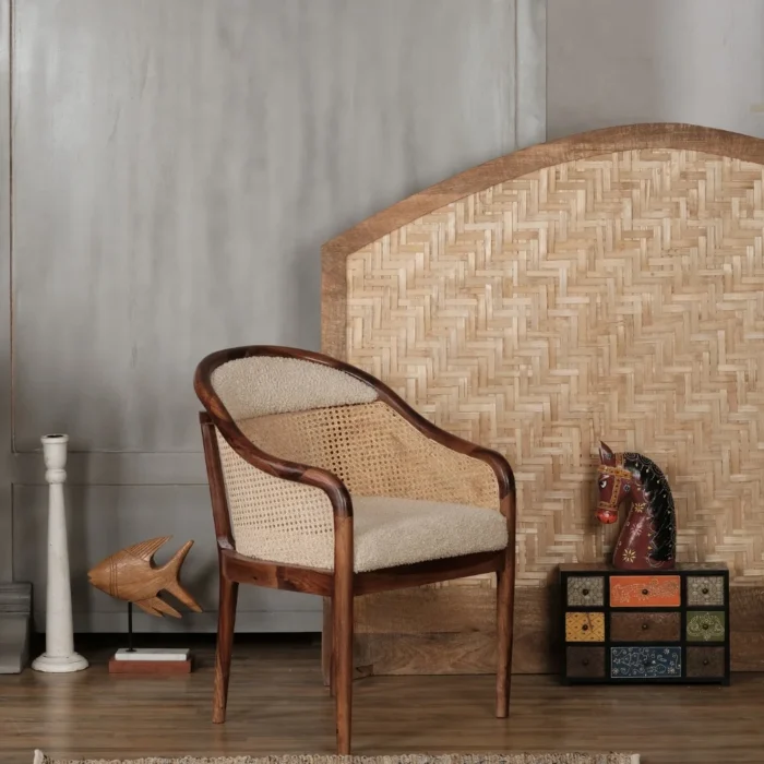 Laviana Royal Solid Wood Boucle Chair Laviana Royal Solid Wood Boucle Chair